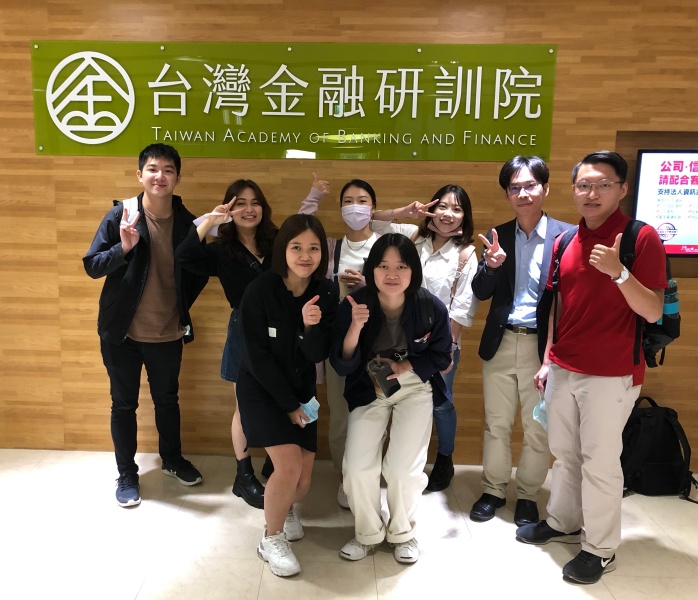 中山政研參訪台灣金融研訓院 探索高雄前金今昔風華